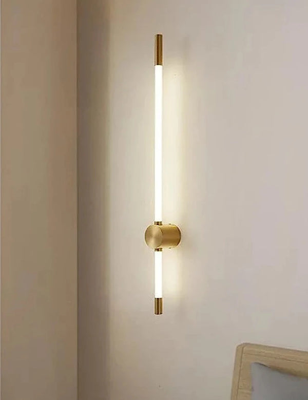 MIRROR MAJESTY -A WALL LIGHT