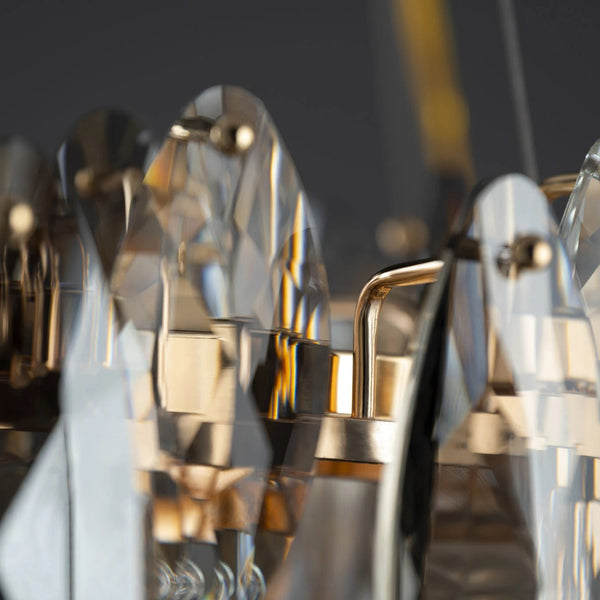 THE BRIGHT PURSUIT CHANDELIER