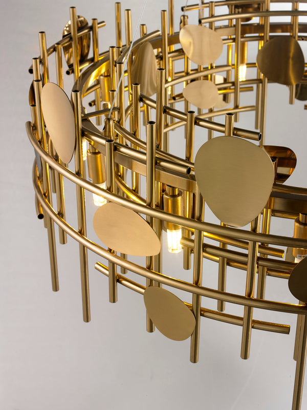 THE ELEGANT EYRIE CHANDELIER